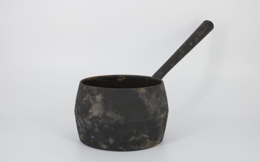 Chaudron en fonte | Cast iron cauldron |