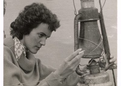 Photographie de Françoise Bujold éclairée à la lanterne