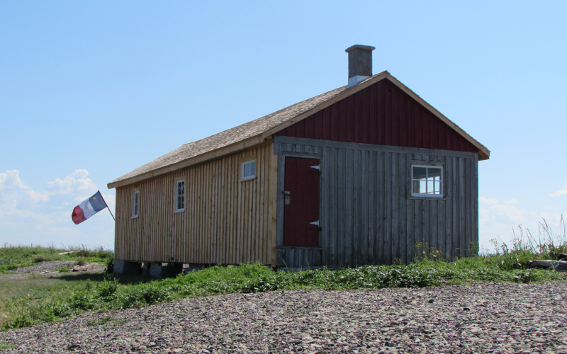 Cabane à Eudore sur le banc des Maisons (route du Quai)