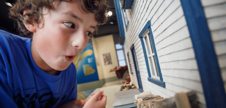 Poste de médiation au Musée acadien du Québec.